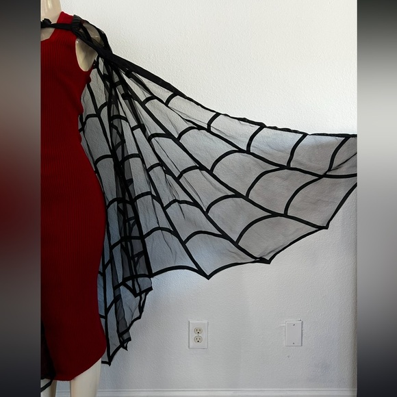 Leg Avenue Black and Red Cape - Picture 2 of 3